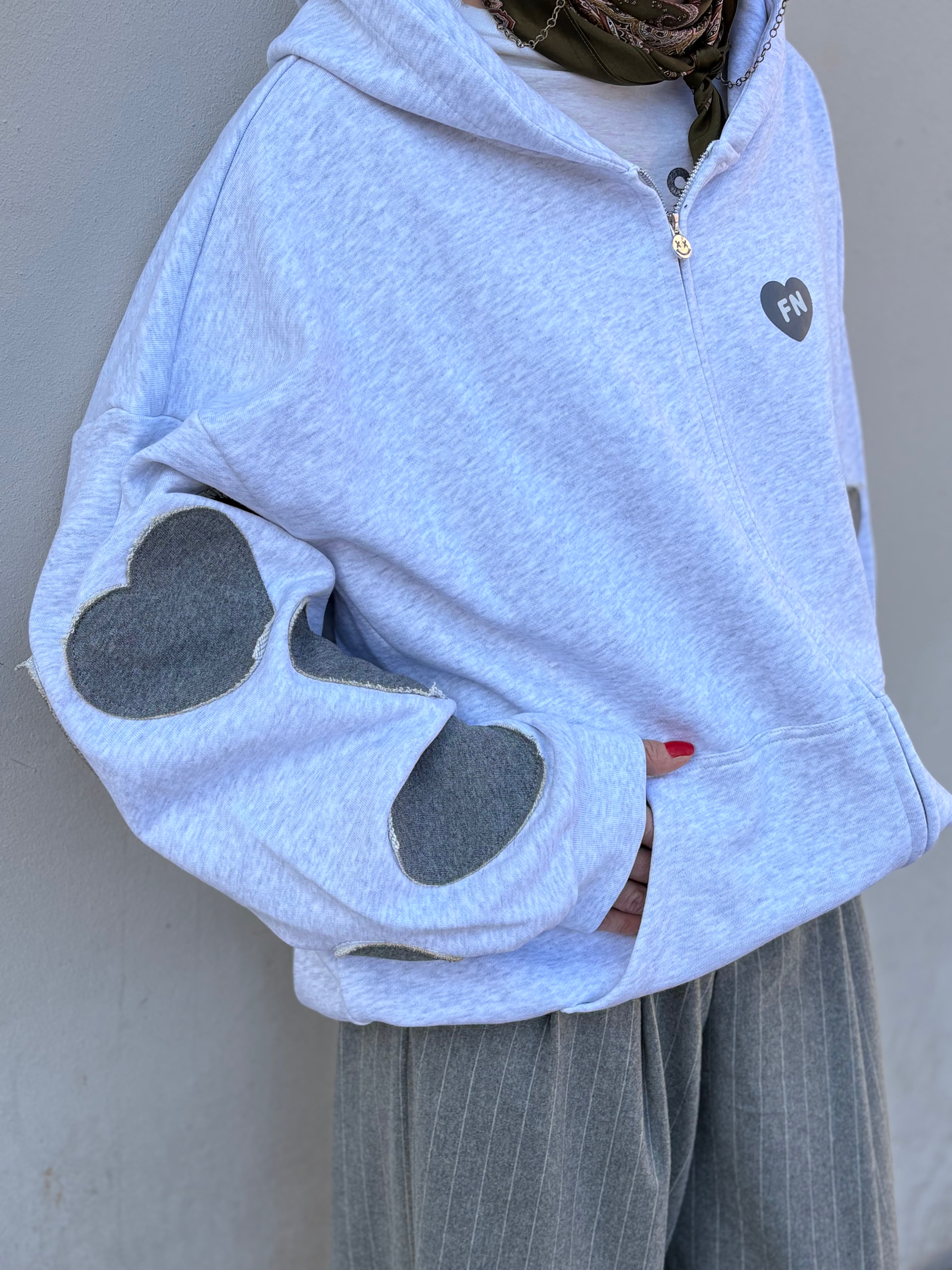 BE DIFFERENT - ZIP JACKE