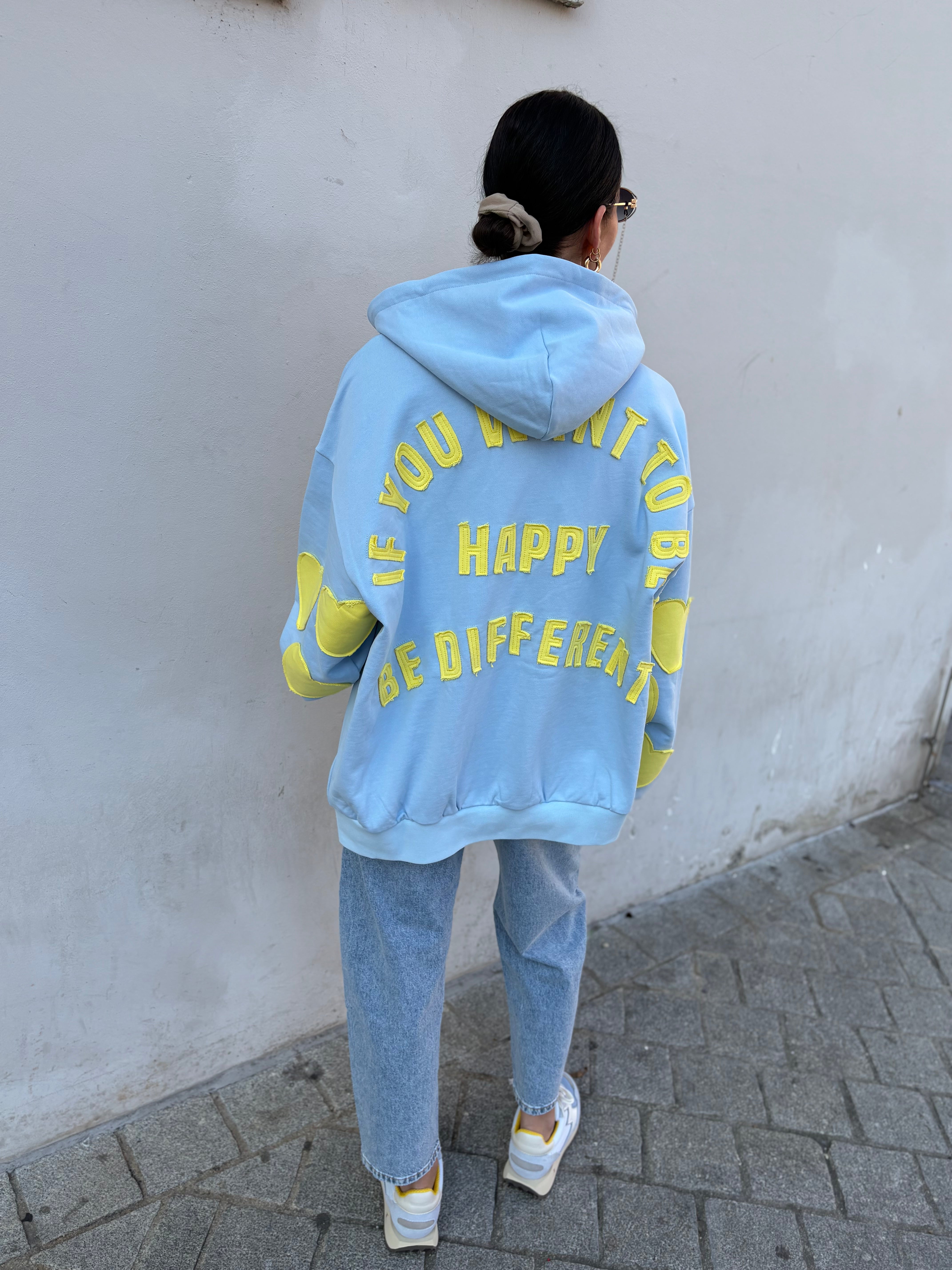 BE DIFFERENT - ZIP JACKE