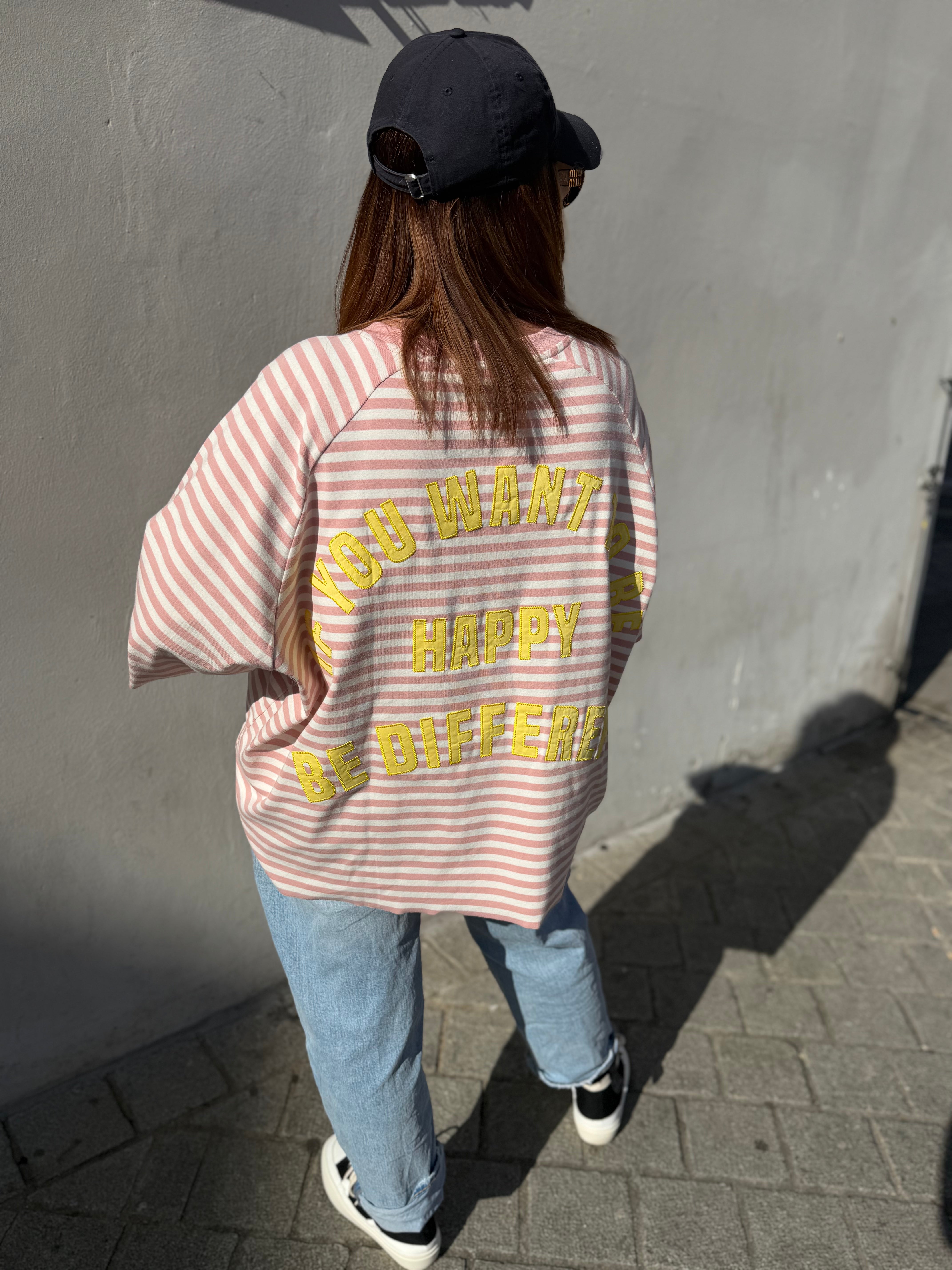 BE DIFFERENT STRIPE - T-SHIRT