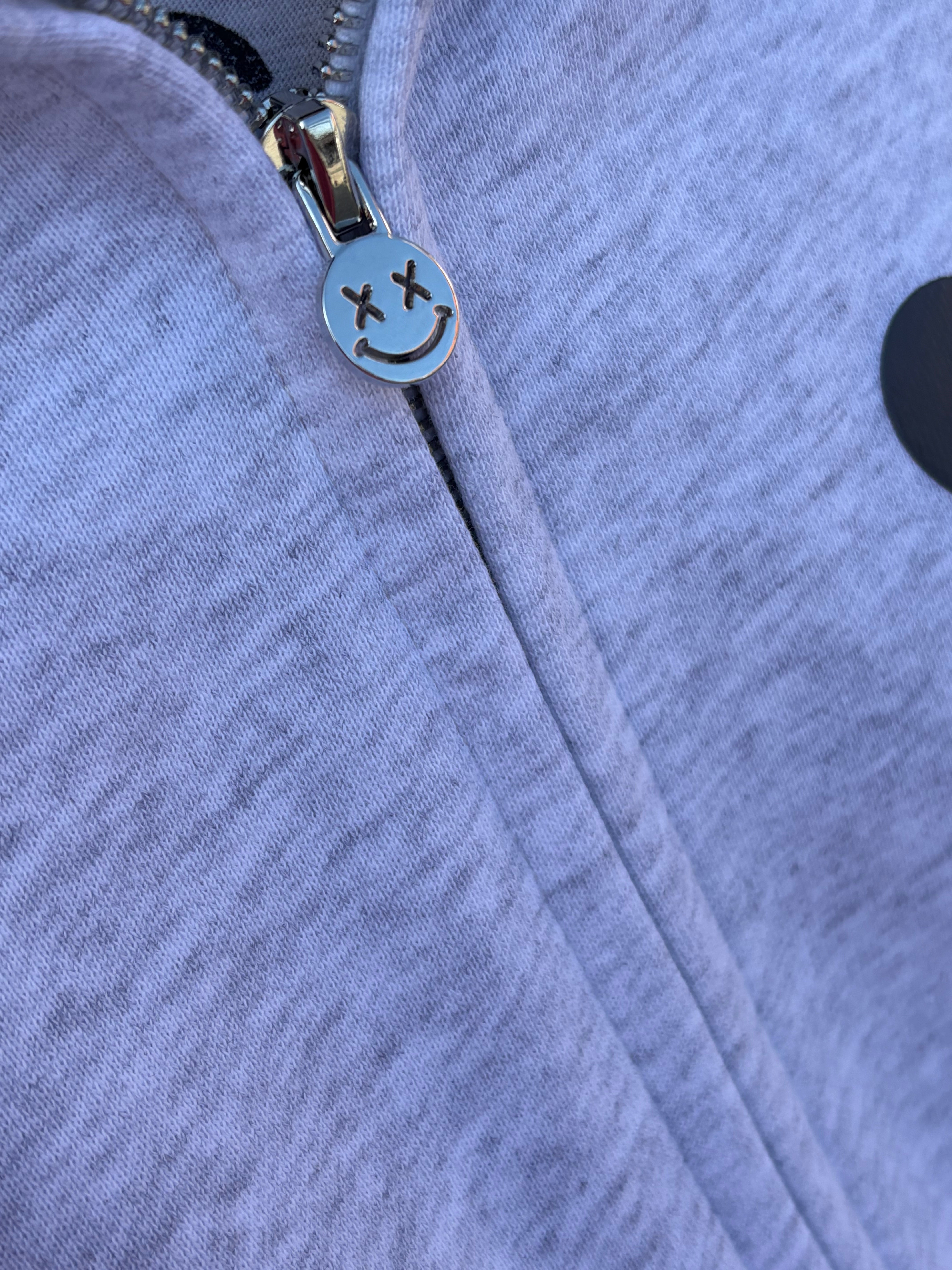 BE DIFFERENT - ZIP JACKE