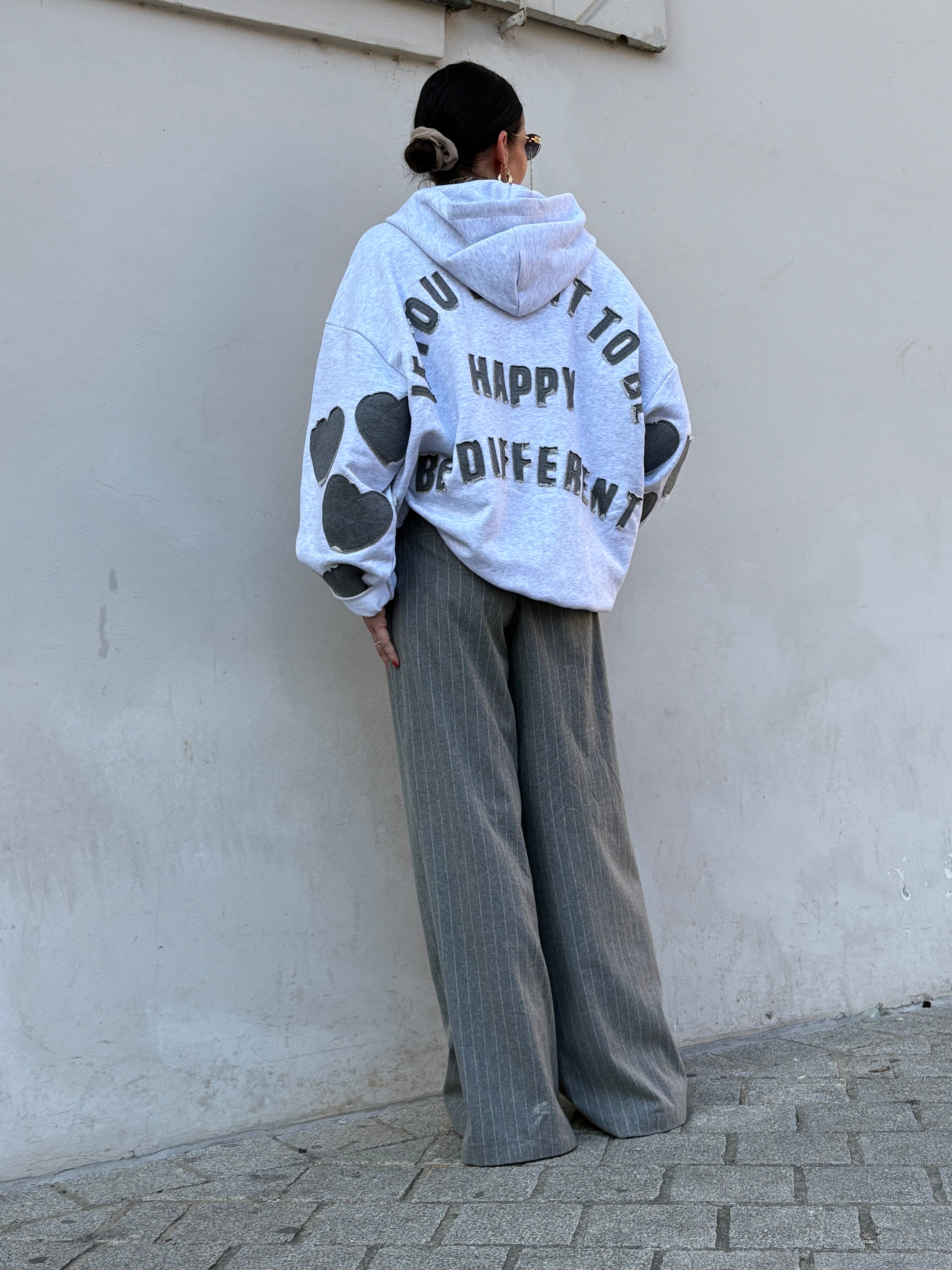 BE DIFFERENT - ZIP JACKE