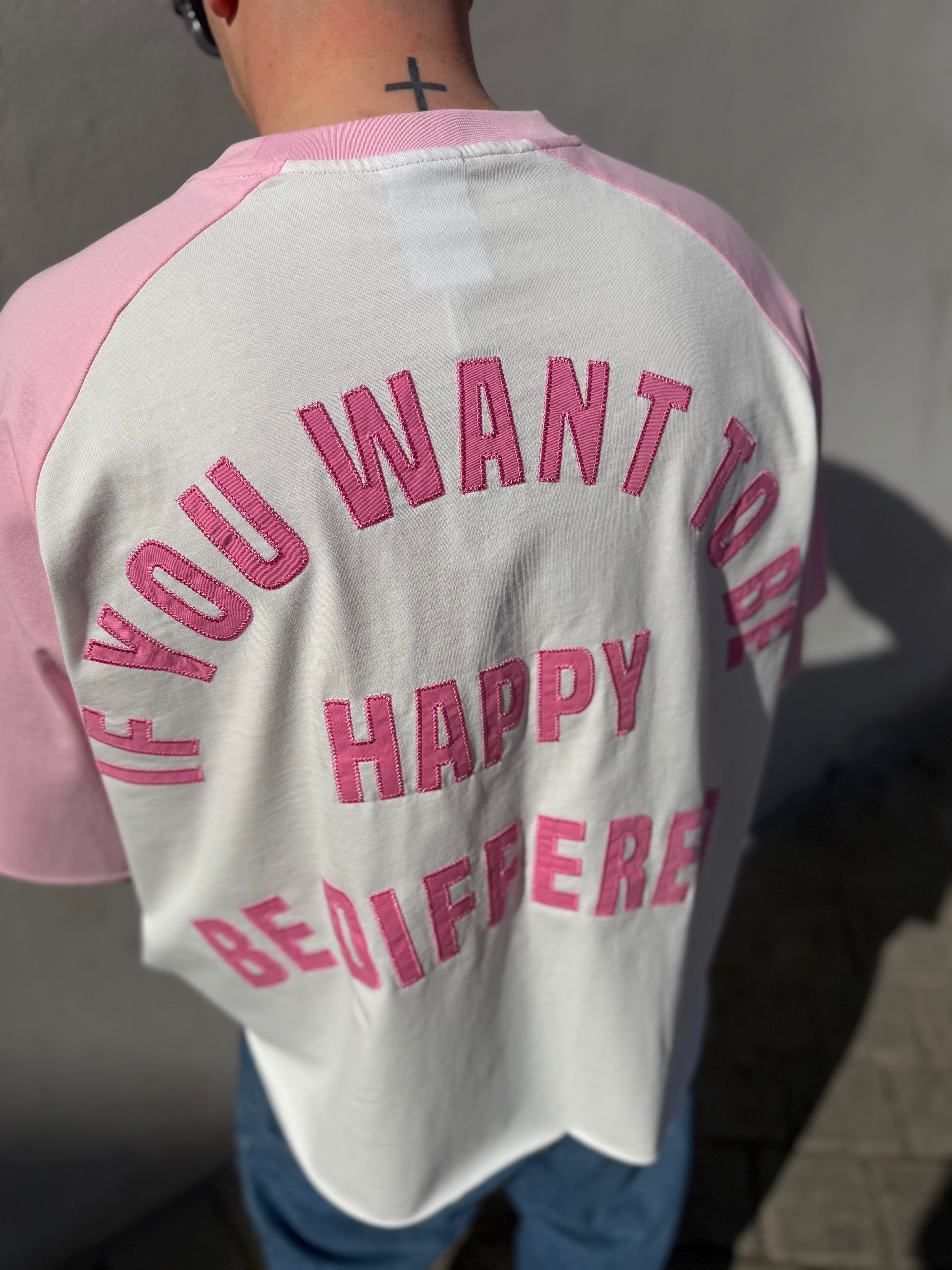BE DIFFERENT - T-SHIRT