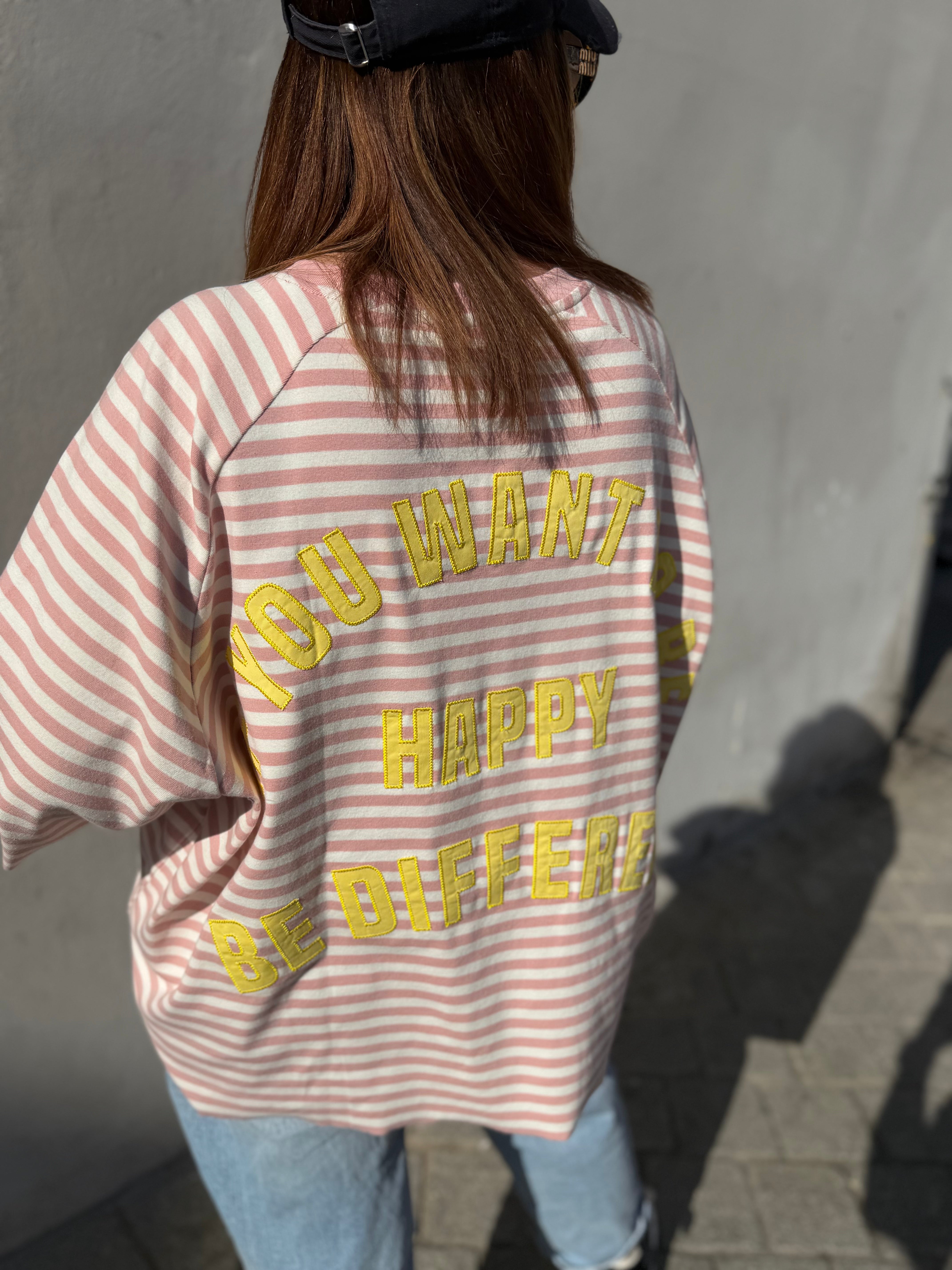 BE DIFFERENT STRIPE - T-SHIRT